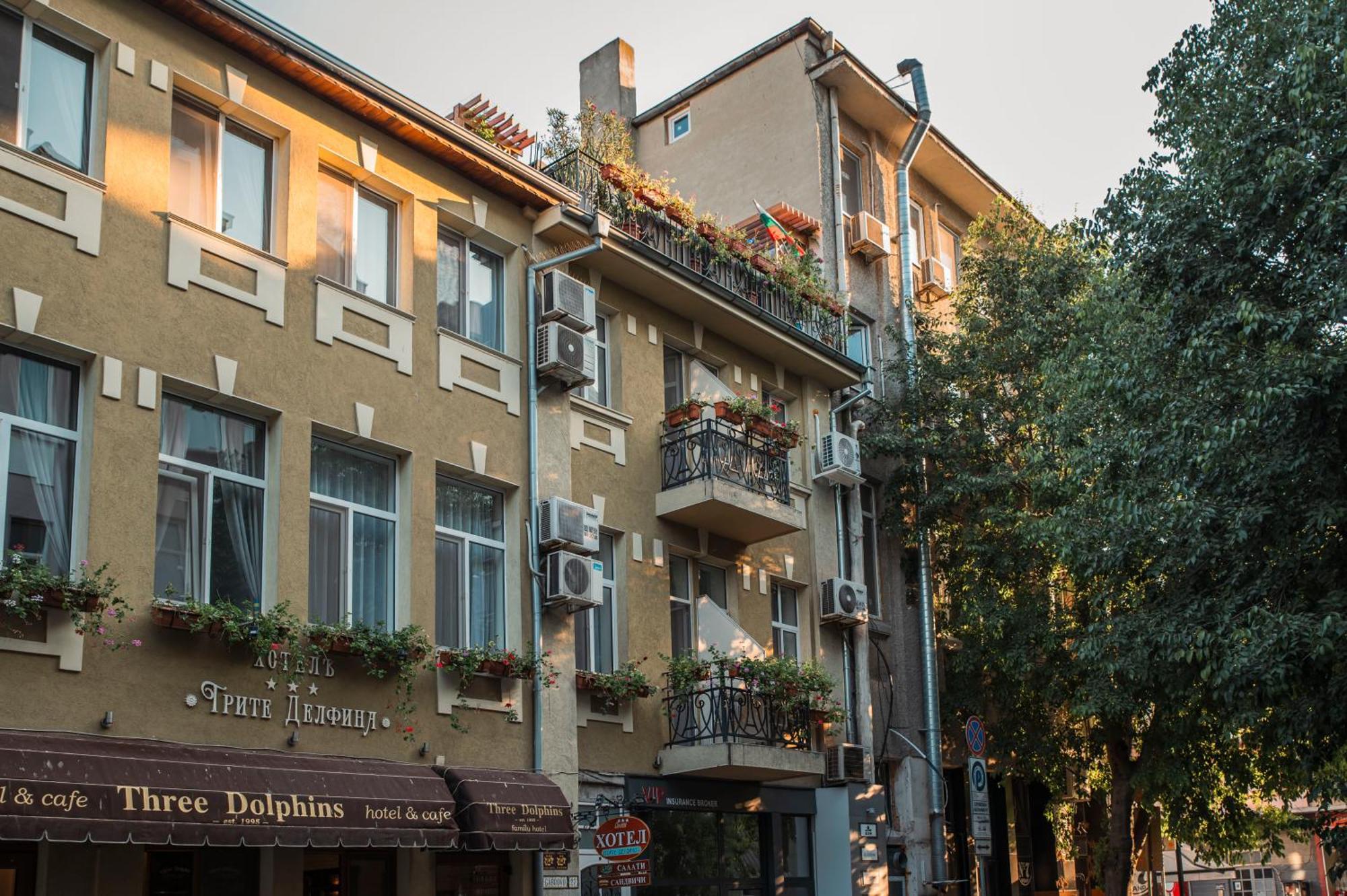 Three Dolphins Hotel With Rooftop Terracе Varna Dış mekan fotoğraf
